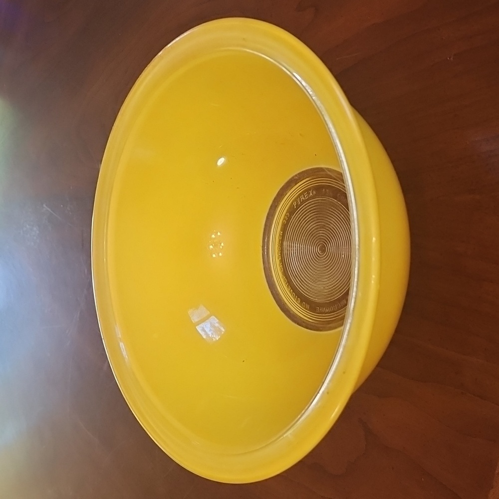 PYREX yellow clear bottom 325